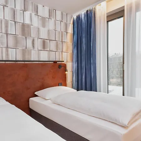 Hotel H2 3*